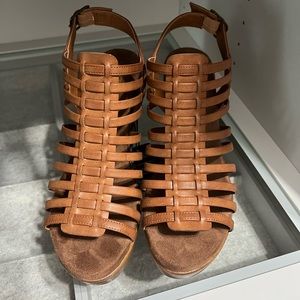 Brand new Sonoma brand 9 1/2 strappy heeled sandals